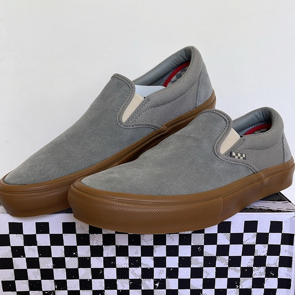 Vans WMNS Skate Slip-On Grey/Gum
VN0A5FCAN3Z
Sneakers - Picture 4 of 16